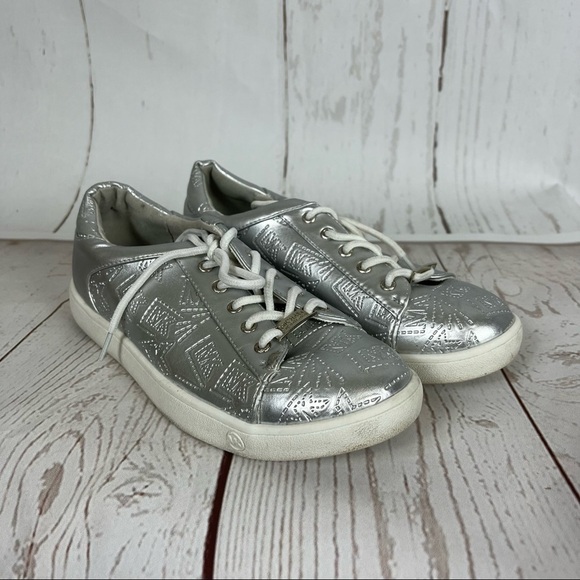 Girls Michael Kors “Genoa” silver sneakers size 4 - Picture 3 of 7